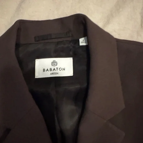 Aritzia- Babaton Standout Blazer (Re)essential - Brown - Picture 3 of 4